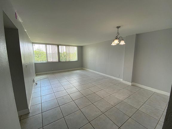 4th image of 9125 SW 77th Ave #303