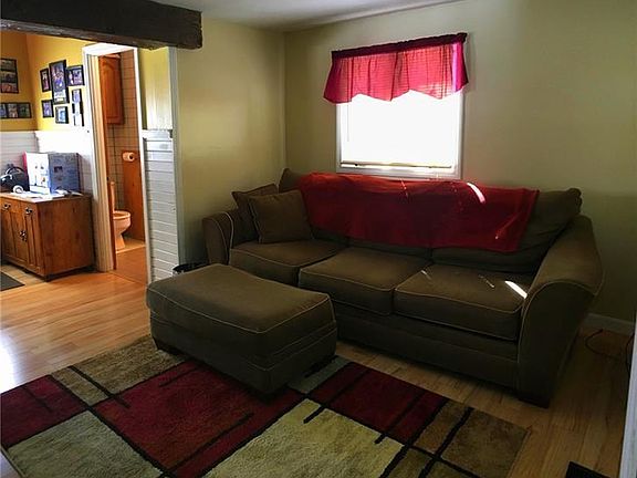 4th image of 43 Emerson Dr