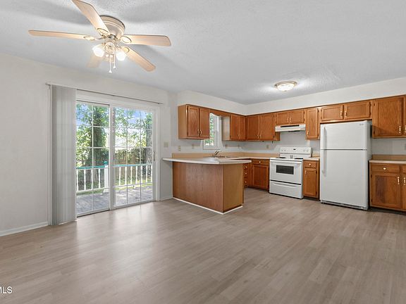 5th image of 526 Richard McLaughlin Rd