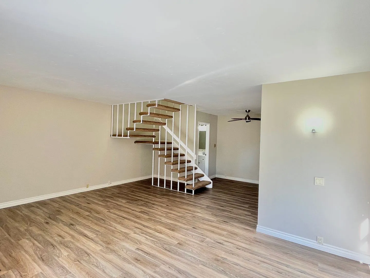 Upgraded 3 Bed 1.5 Bath Condo in Mira Mesa — Photo 3
