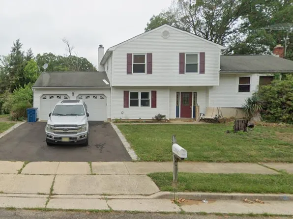 17 Mayberry Ave, Monroe Township, NJ 08831