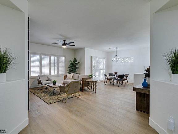 5th image of 2624 Peoria Ave