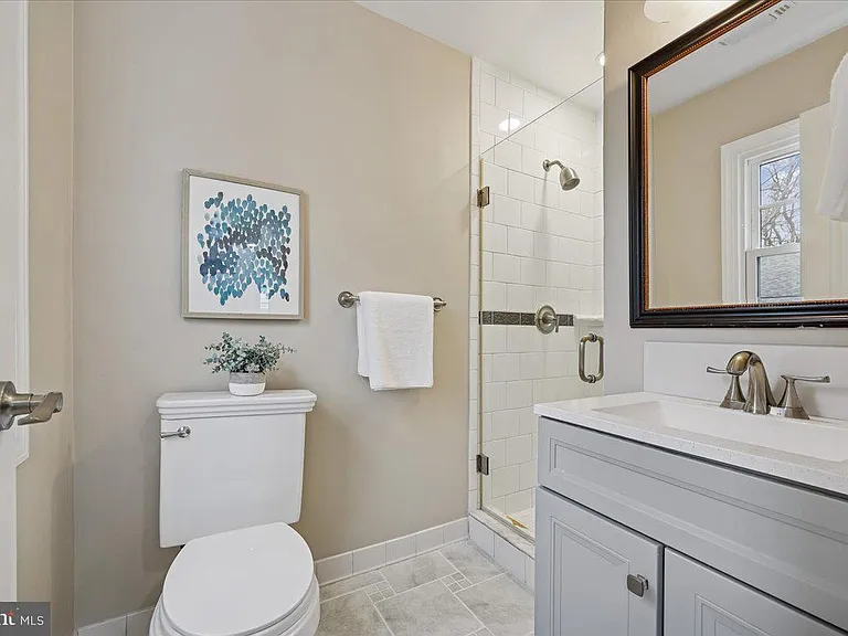 4902 Derussey Pkwy — Photo 52