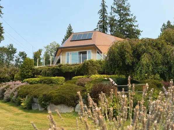 13031 Narrows Rd, Sunshine Coast, BC V0N 2H1