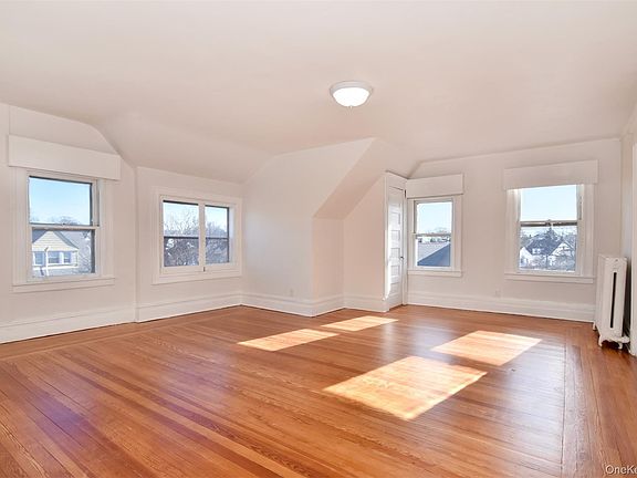 3rd image of 132 Rich Avenue # Fl 3rd