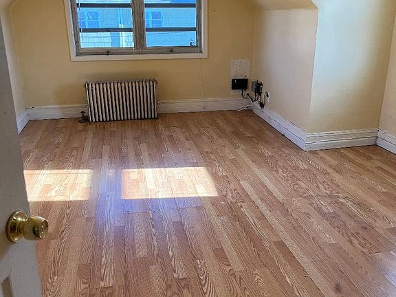2nd image of 7 Ernest St Floor 3