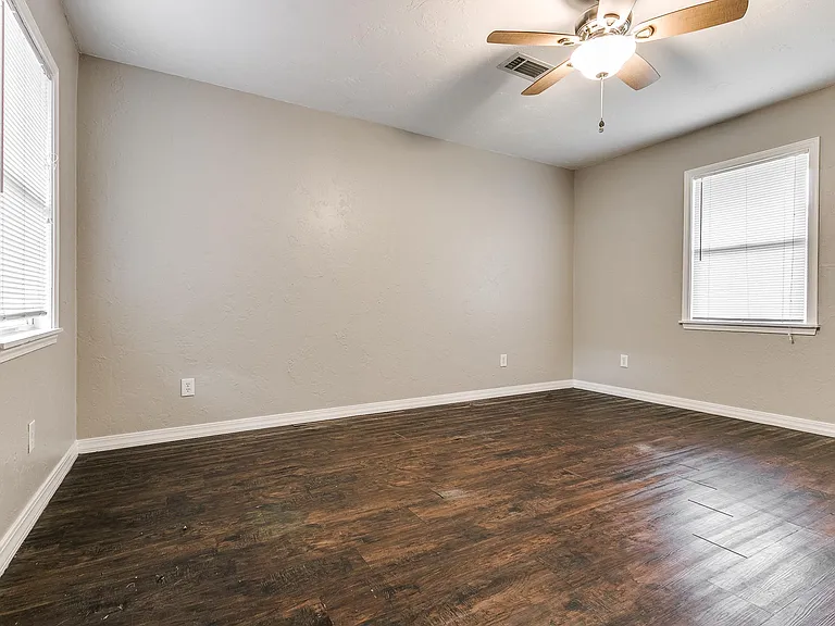 316 Rosewood Dr — Photo 13