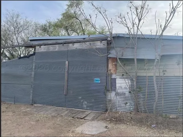 720 New York St, Dalhart, TX 79022