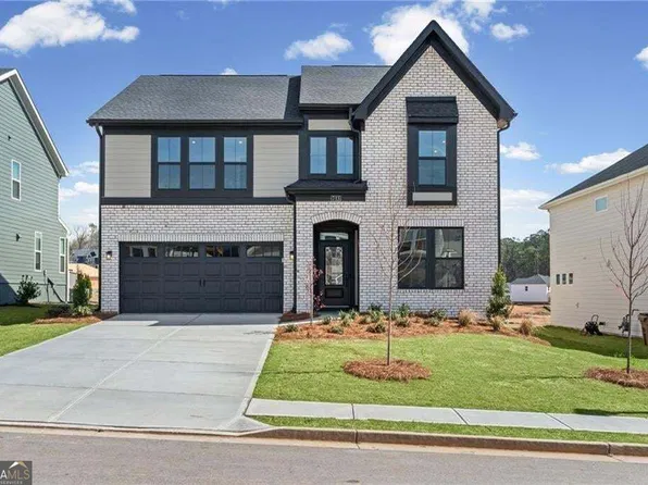 713 Crystal Lake Pkwy, Hoschton, GA 30548