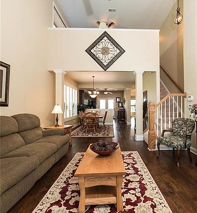 2nd image of 1125 Scepter Ln W