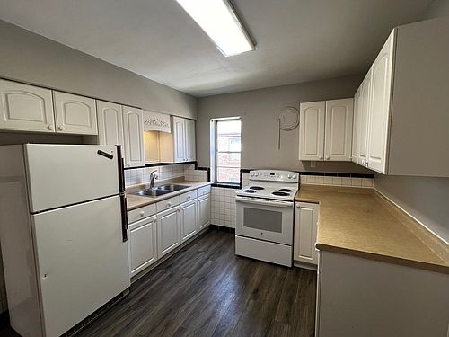 5th image of 3935 Jamieson Ave #2W