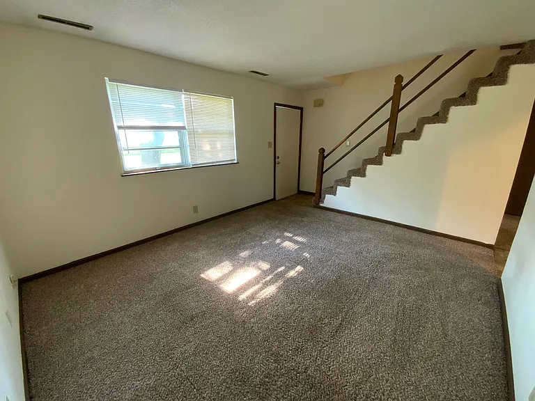 560 N East Park Ln — Photo 68