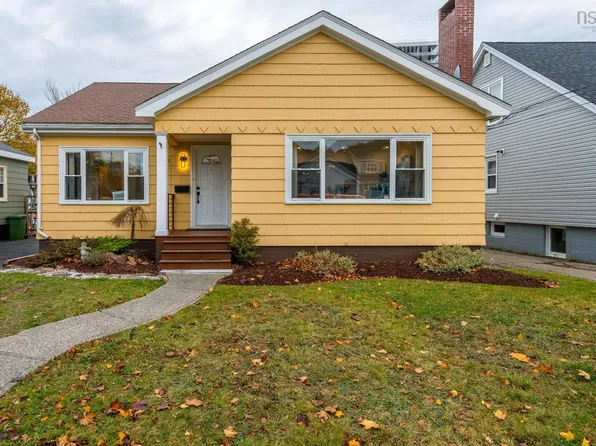 3162 Romans Ave, Halifax, NS B3L 3W9