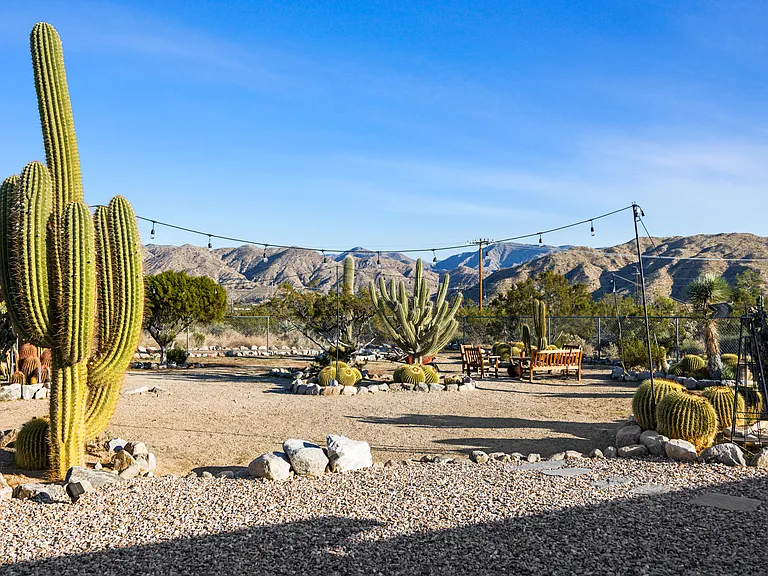 9439 Navajo Trl — Photo 16