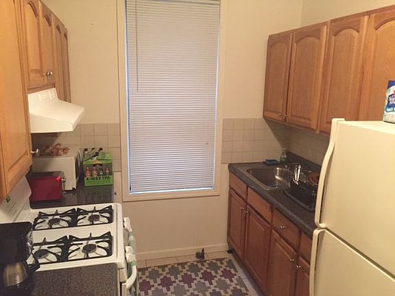 3rd image of 4553 40th St APT 1R
