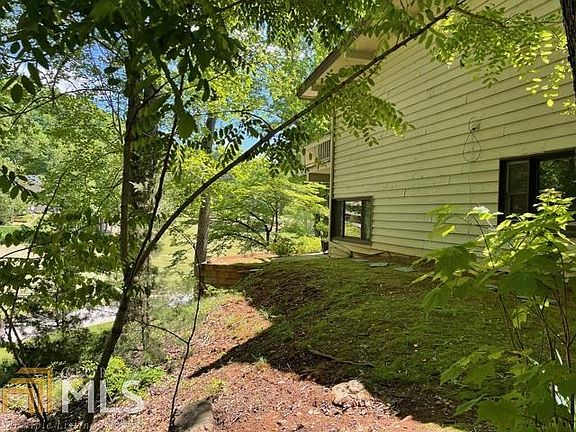 3rd image of 251 Shakespeare Dr Unit 321