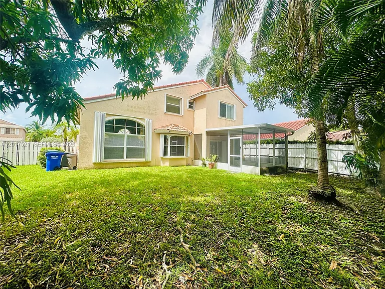 18801 NW 12th St — Photo 39