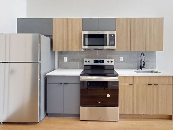 3rd image of 42 Livingston St #2