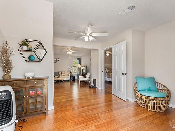 4th image of 1033 Fleming Dr
