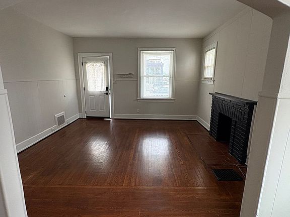 5th image of 2309 Washington Ave #1