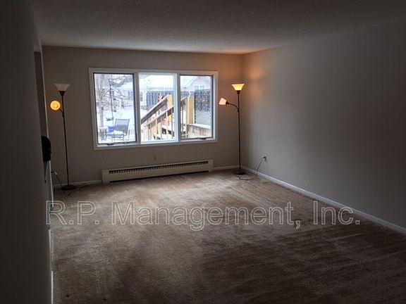 4th image of 2289 Hillside Ave