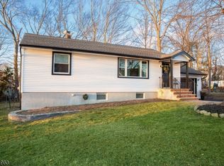 11 Barrington Rd, Parsippany, NJ 07054