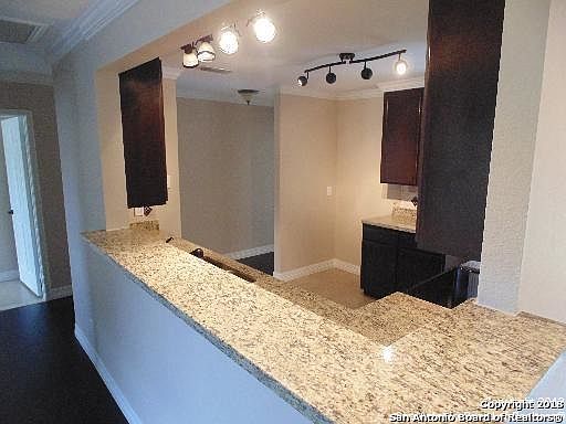 4th image of 518 Weizmann St