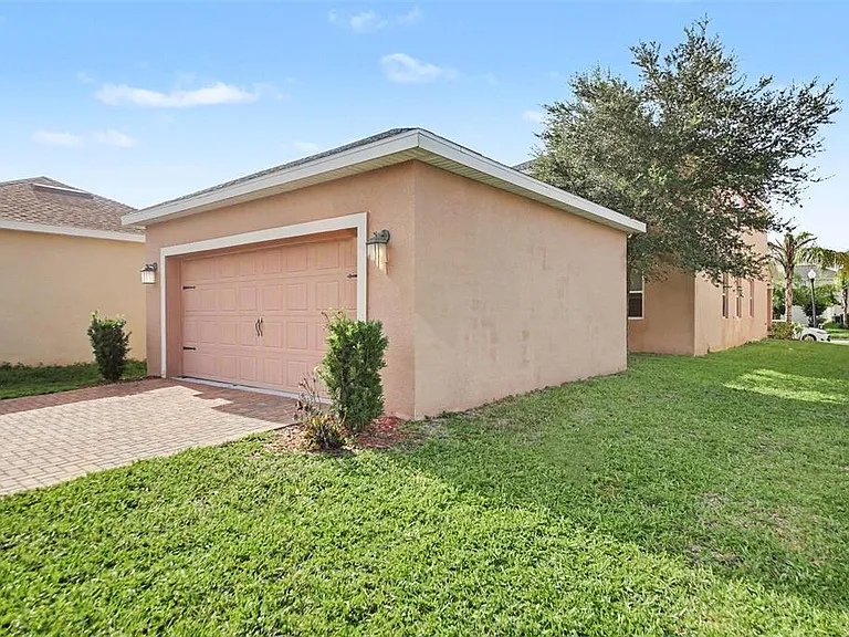 11118 Longleaf Woods Dr — Photo 3
