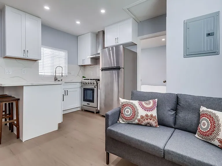 6504 W 84th Pl — Photo 11