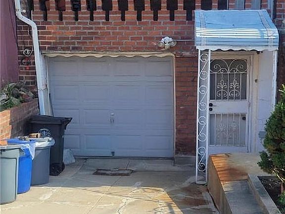 2nd image of 557 E 51st St