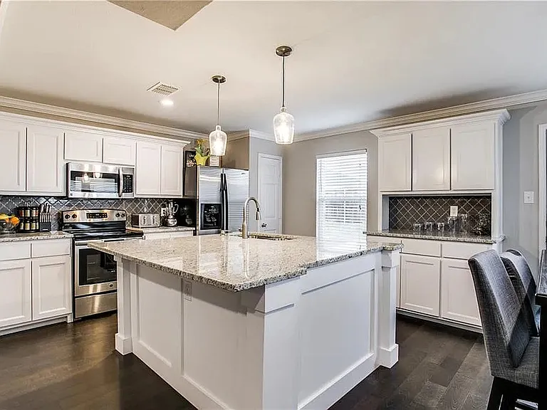 1613 Crown Point Dr — Photo 11