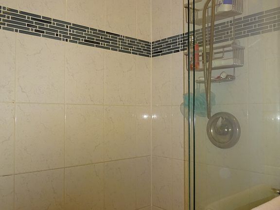 5th image of 5N936 Castle Dr