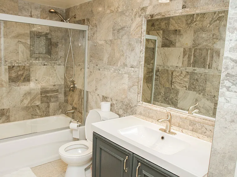 50 Eglinton Ave W #404 — Photo 8
