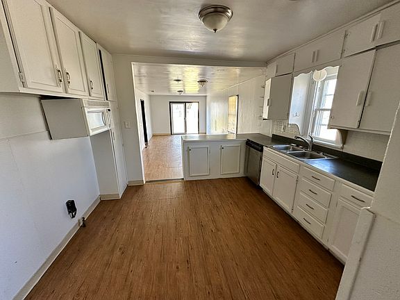 3rd image of 712 W 10th Ave