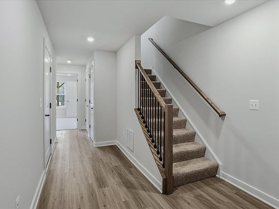 5th image of 101 Marlow Ct