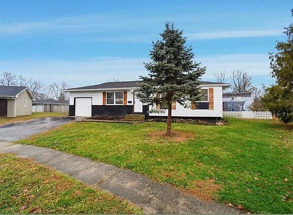 3rd image of 420 Denwood Ct