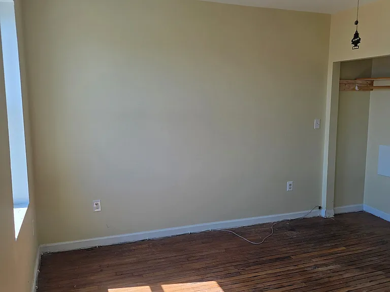 635 E Willow St #2 — Photo 5