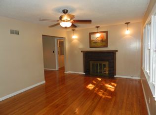 7326 Roe Ave, Prairie Village, KS 66208