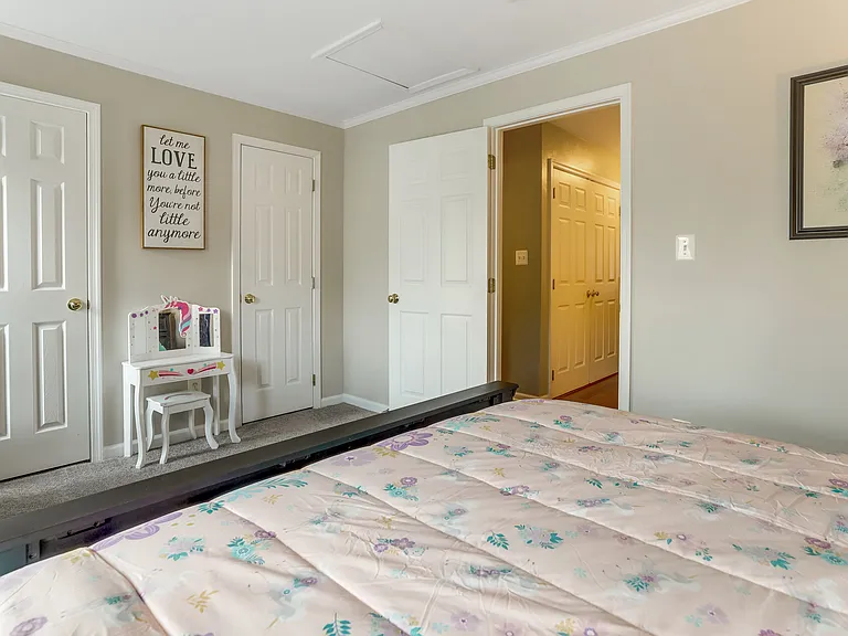 141 Martin Ln — Photo 25