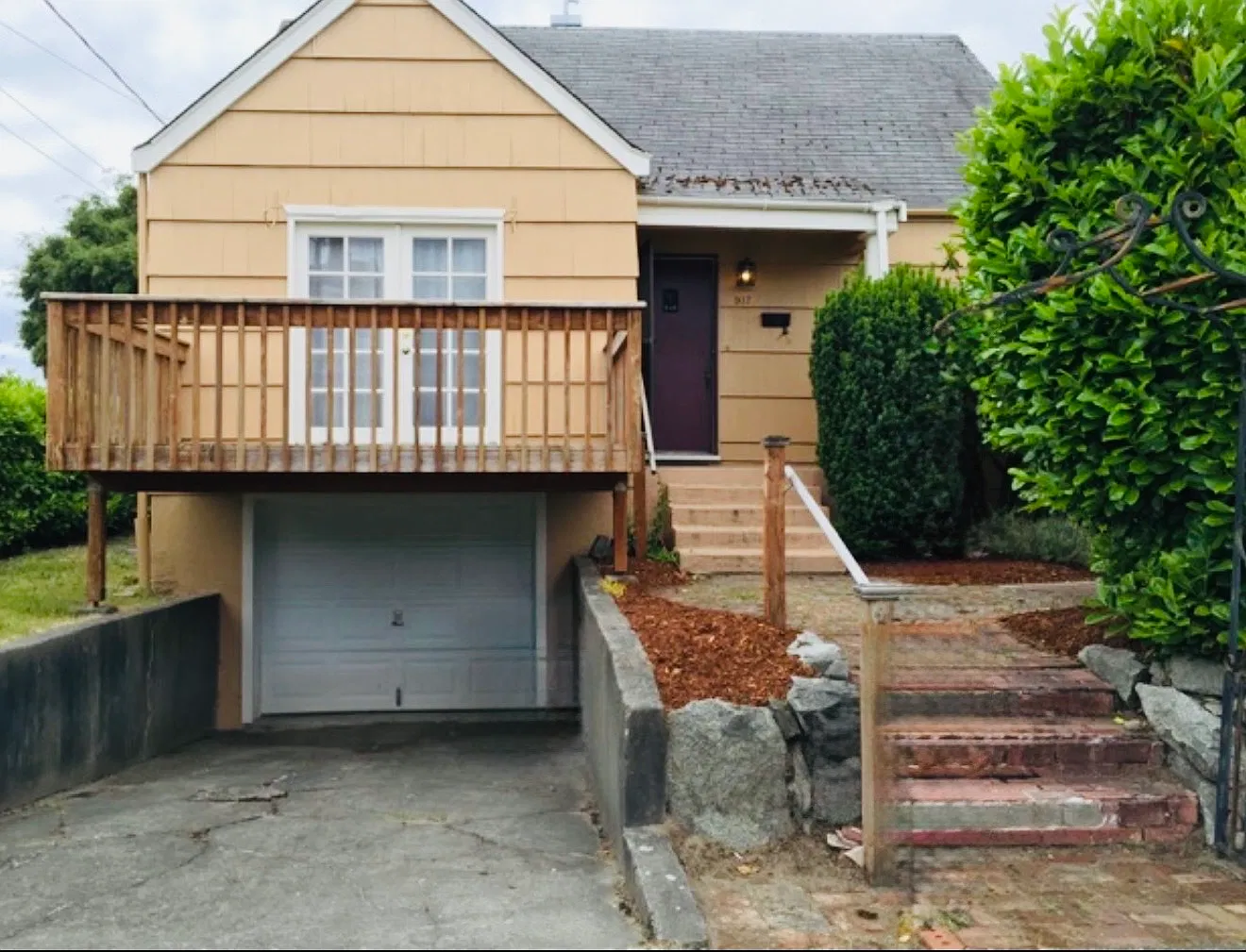 3 bed, 1.5 bath, 1415 sqft, $2,600 — Photo 1