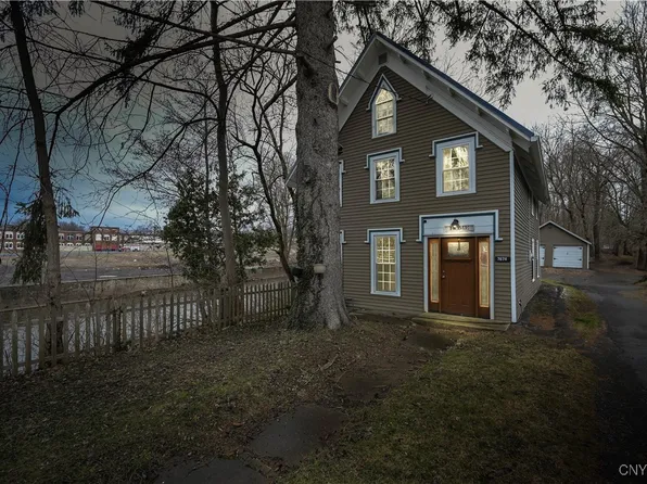 7674 E Main St, Clinton, NY 13323