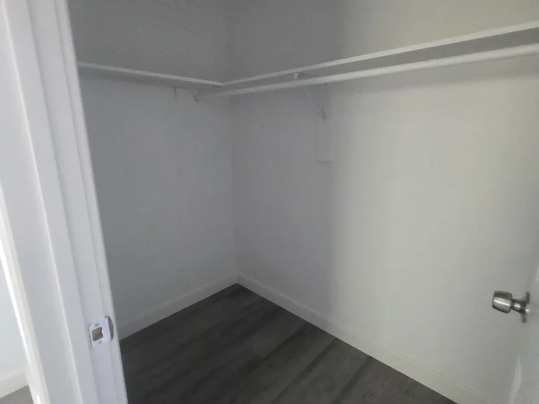 1265 Windsor Dr — Photo 24