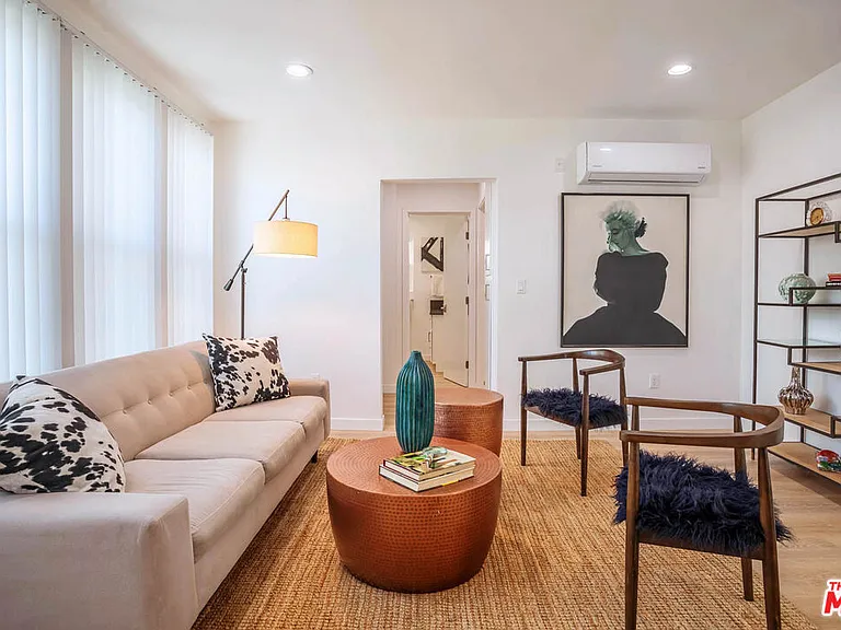 6244 De Longpre Ave #1 — Photo 5