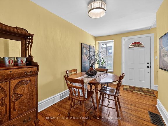 5th image of 34 Water St W