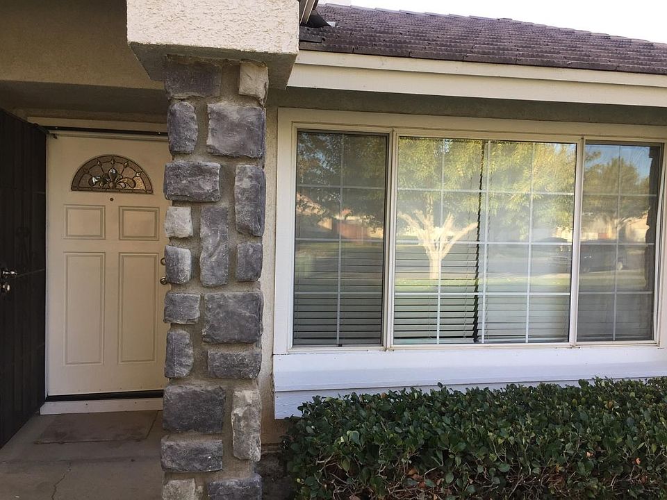 2nd image of 45707 Saint Andrews St