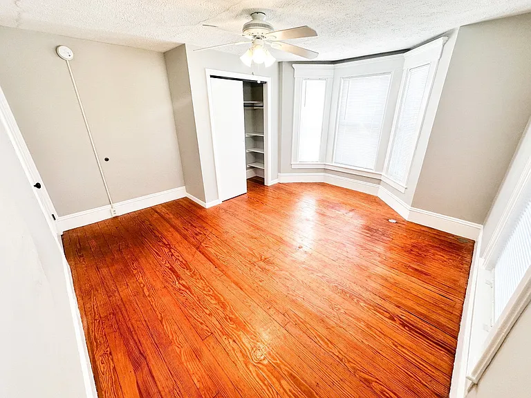 320 Lowell St #2 — Photo 7