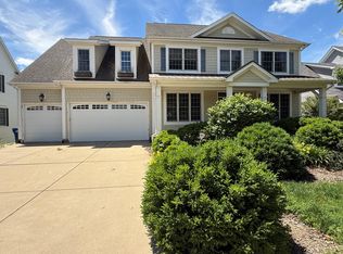 125 Goldenrod Dr, Sugar Grove, IL 60554
