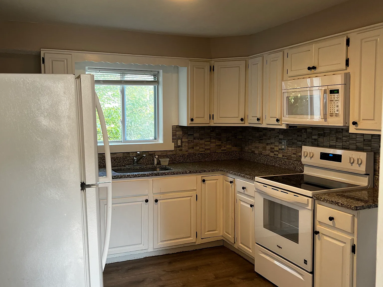 2 bed, 785 sqft, $2,200 — Photo 1