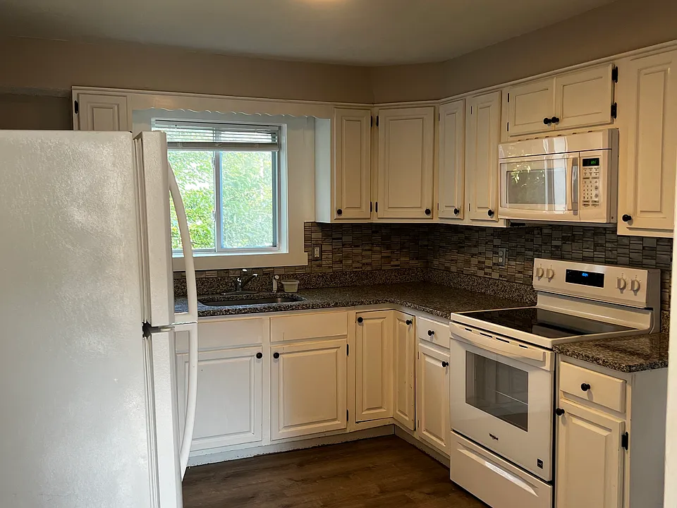 75 Haviland Ave #2