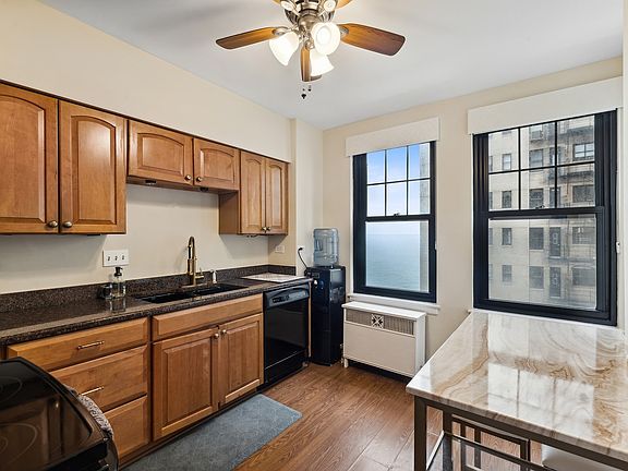 5th image of 1640 E 50th St APT 17B